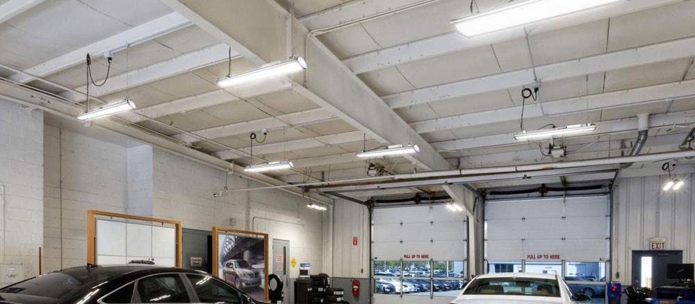 Linear industrial lighting fixtures for workshop lighting from EIS